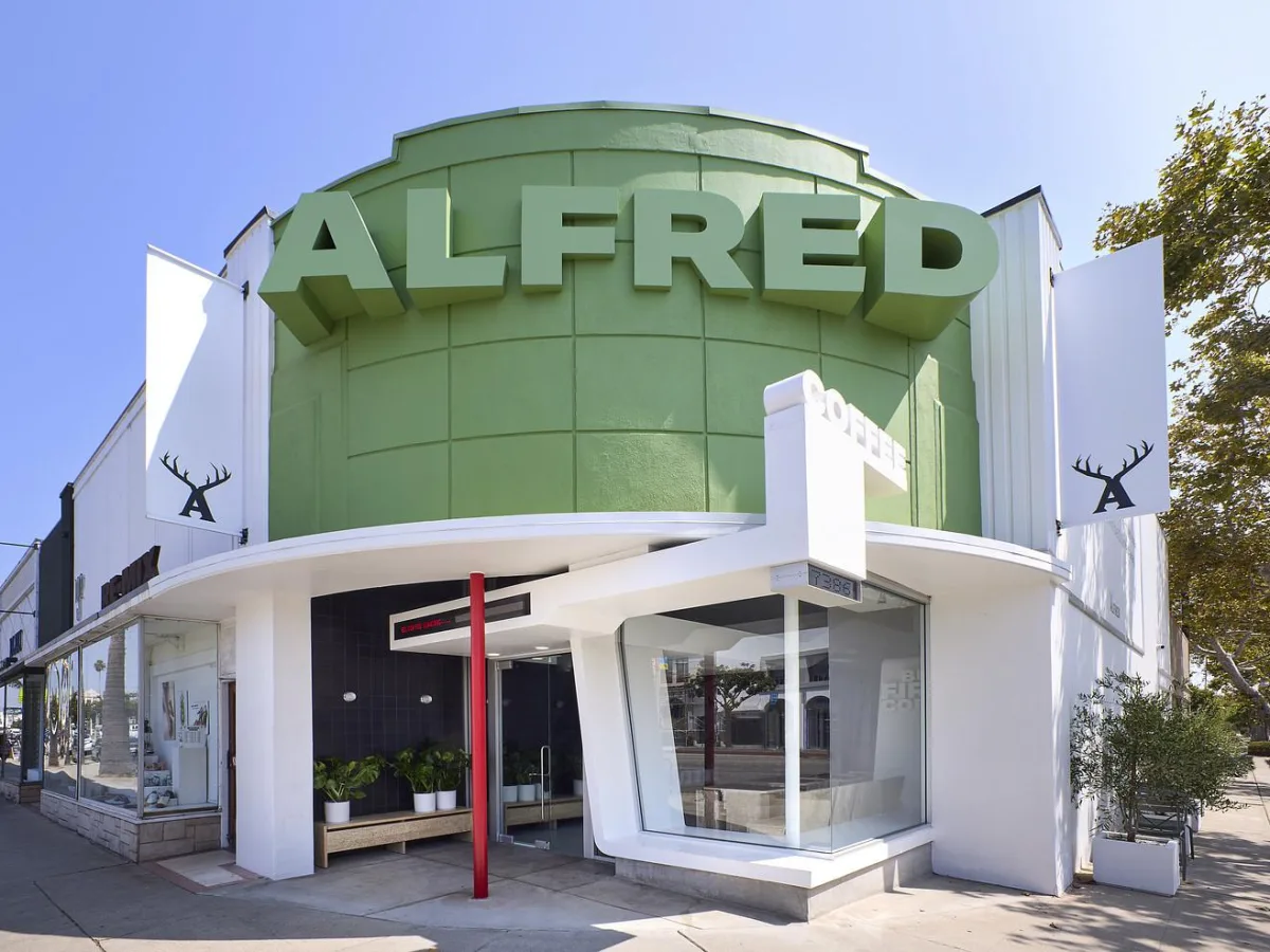 Alfred Coffee, Beverly Boulevard